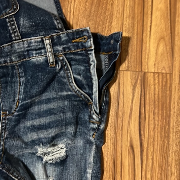 Dollhouse overalls in a slim fit. Juniors size 3.Fits women’s size 2-24/25 - Picture 7 of 7